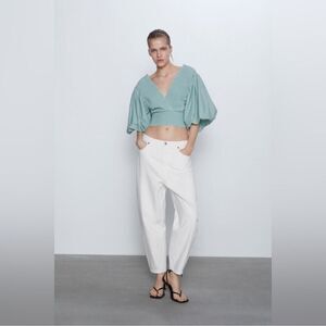 Zara Women’s puff sleeve v-neck crop mint green ruffle top size medium - EUC!
